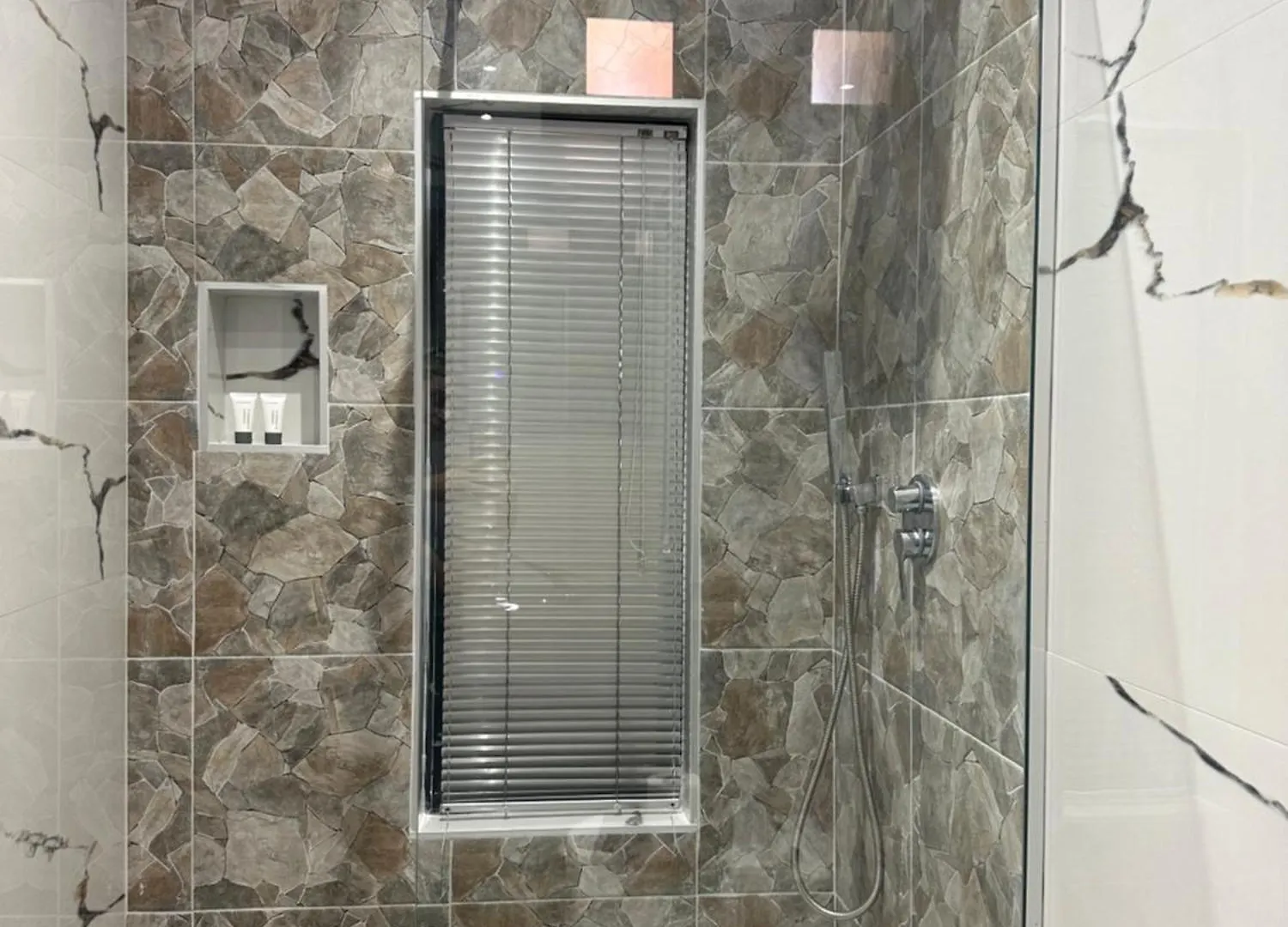 Appartamento Sea Breeze Suites Himare