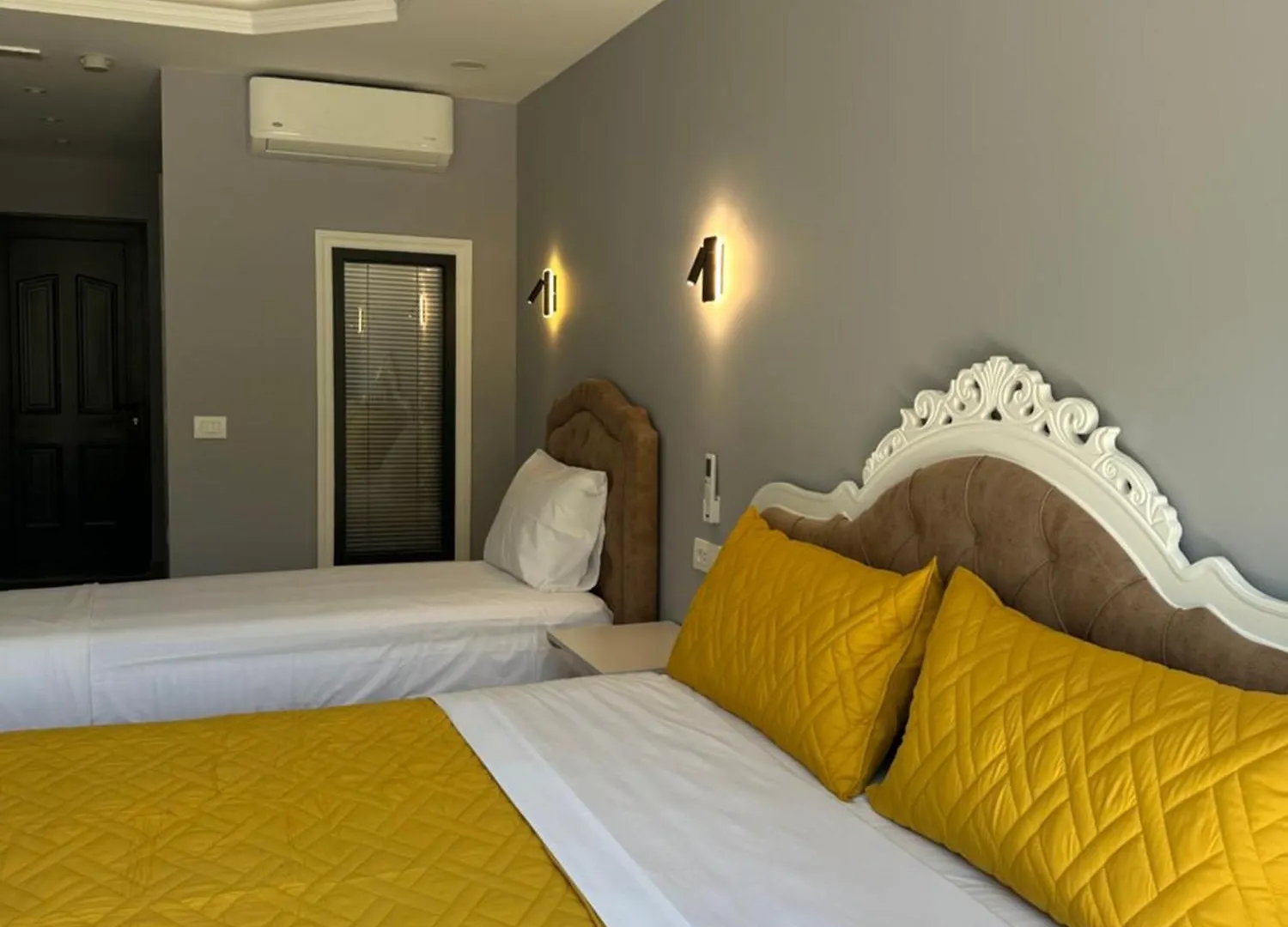 Sea Breeze Suites Himare