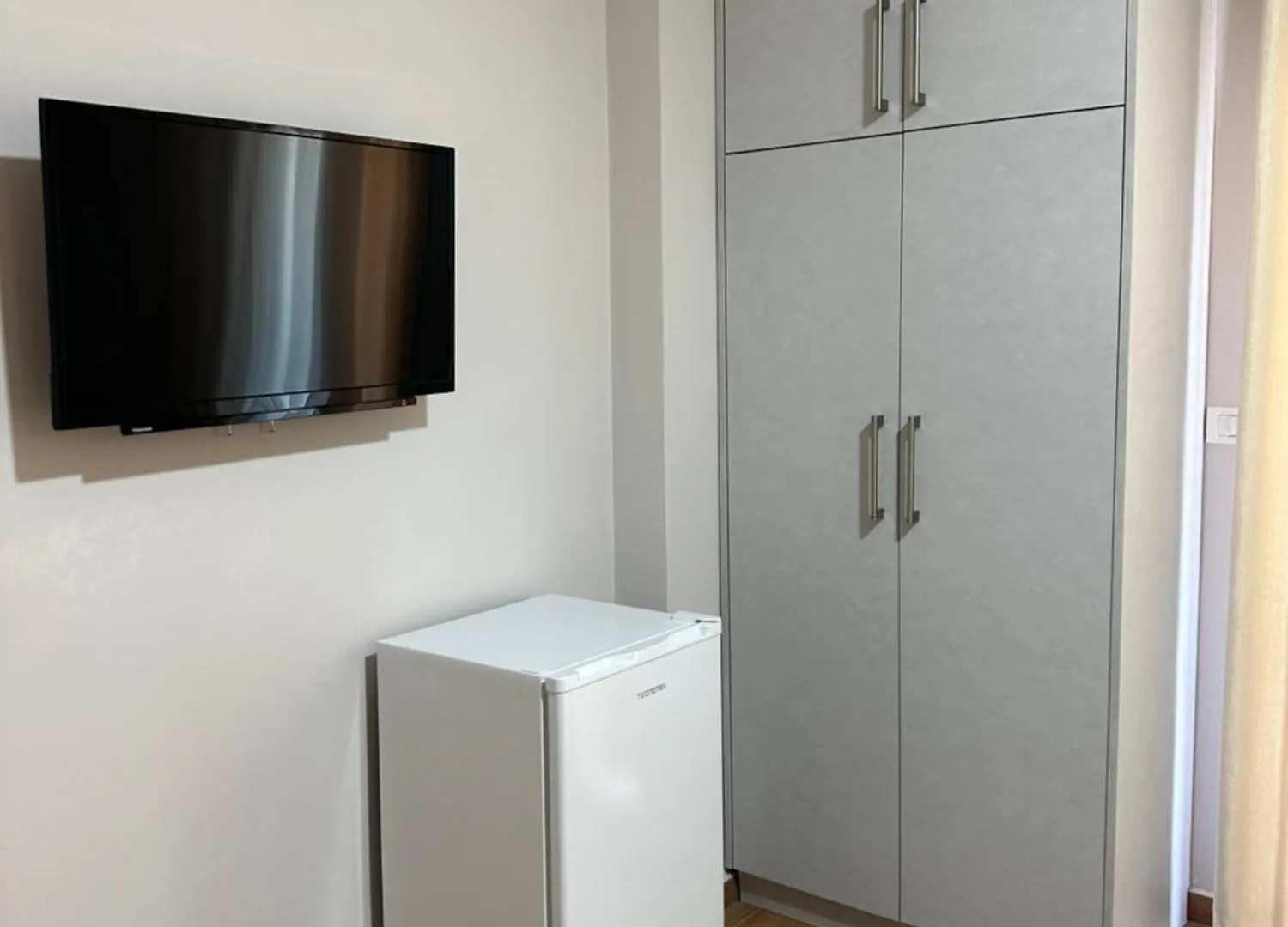 Sea Breeze Suites Himare Appartamento