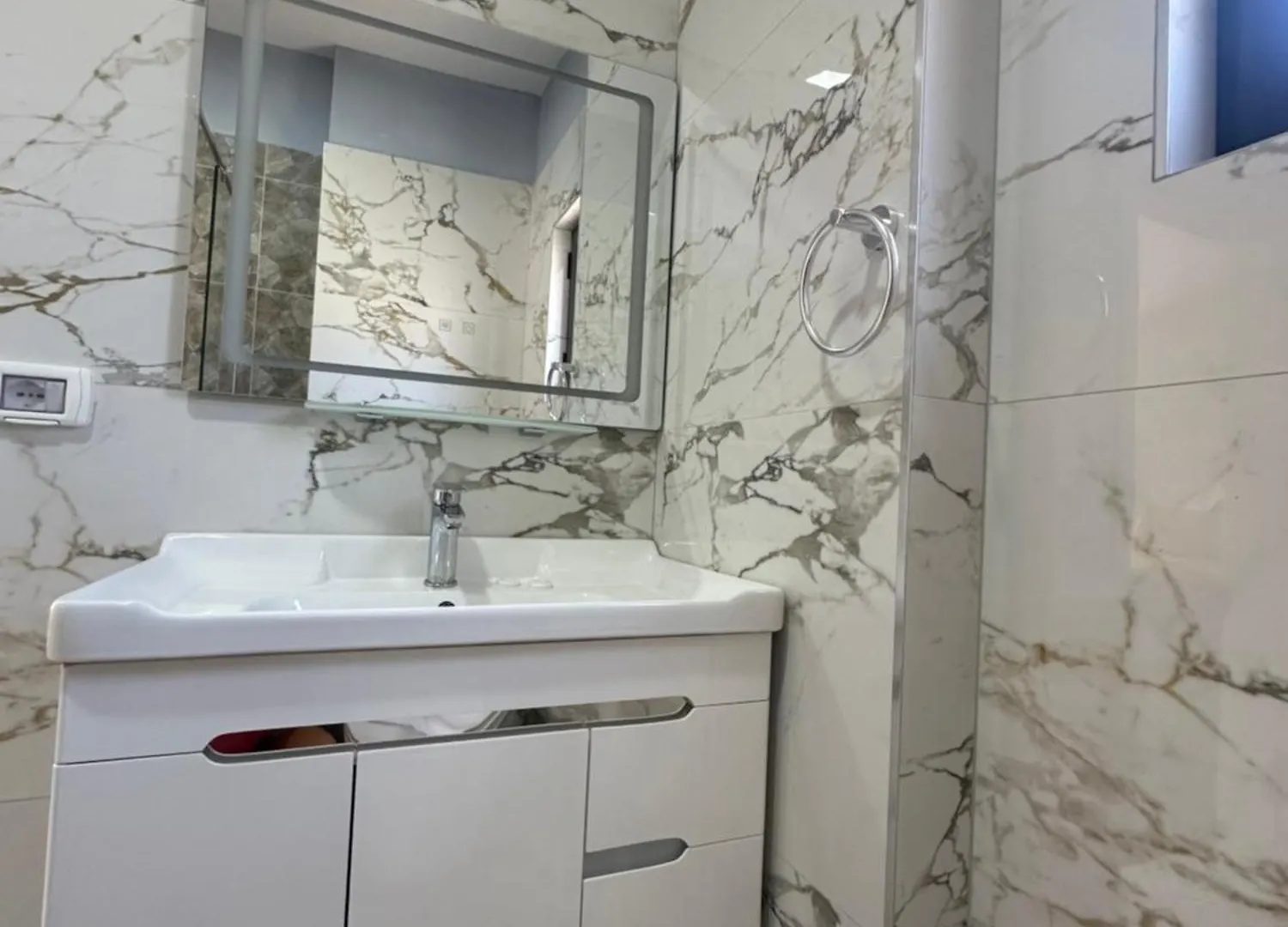 Sea Breeze Suites Himare