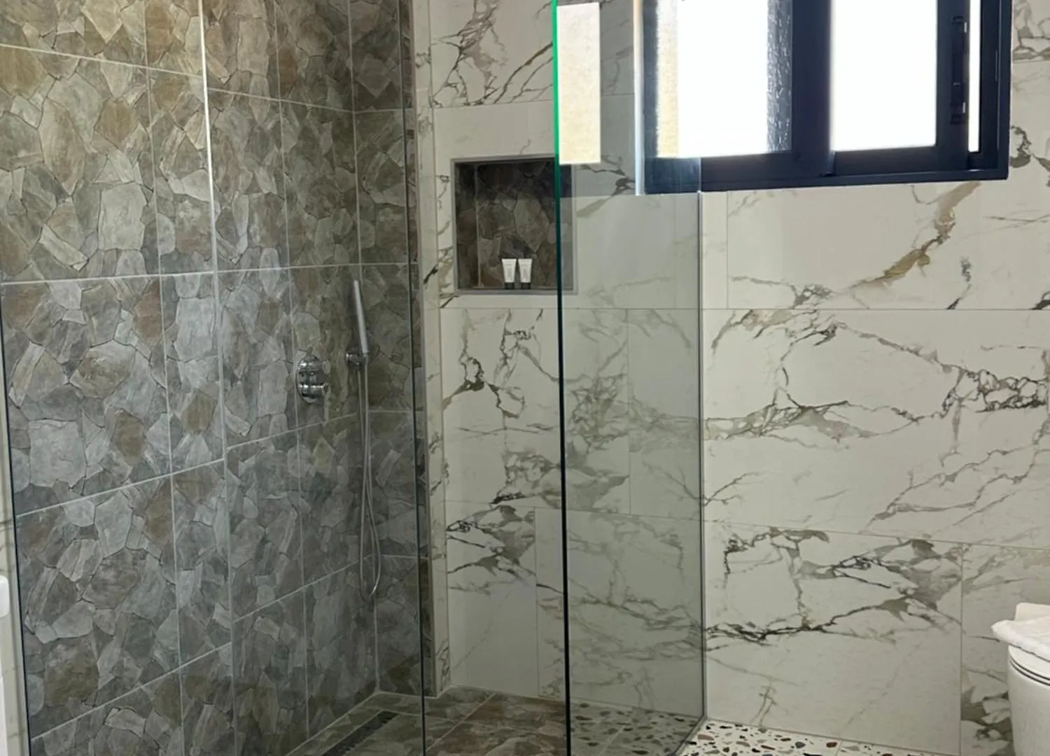 Sea Breeze Suites Himare 0*,